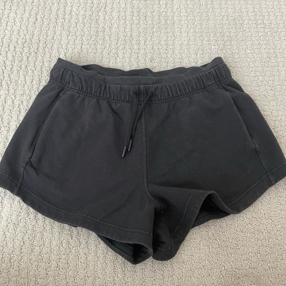 Black Inner glow high-rise short 3”